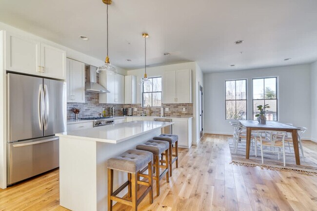 512 NE 56th Ave