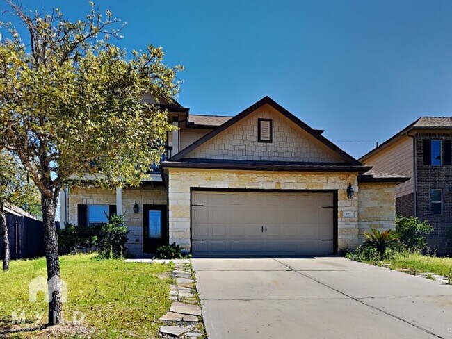 property at 672 Oak Cir Dr E