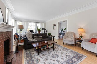 5331 S Cornell Ave in Chicago, IL - Building Photo - Building Photo