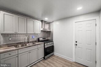 1232 W Sergeant St in Philadelphia, PA - Building Photo - Building Photo