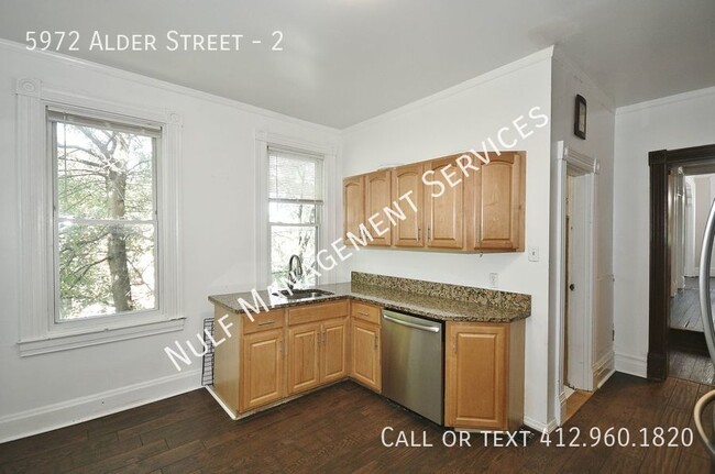5972 Alder St in Pittsburgh, PA - Foto de edificio - Building Photo