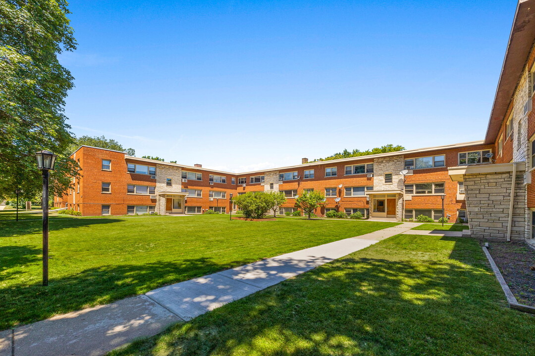 817 Seward St in Evanston, IL - Foto de edificio