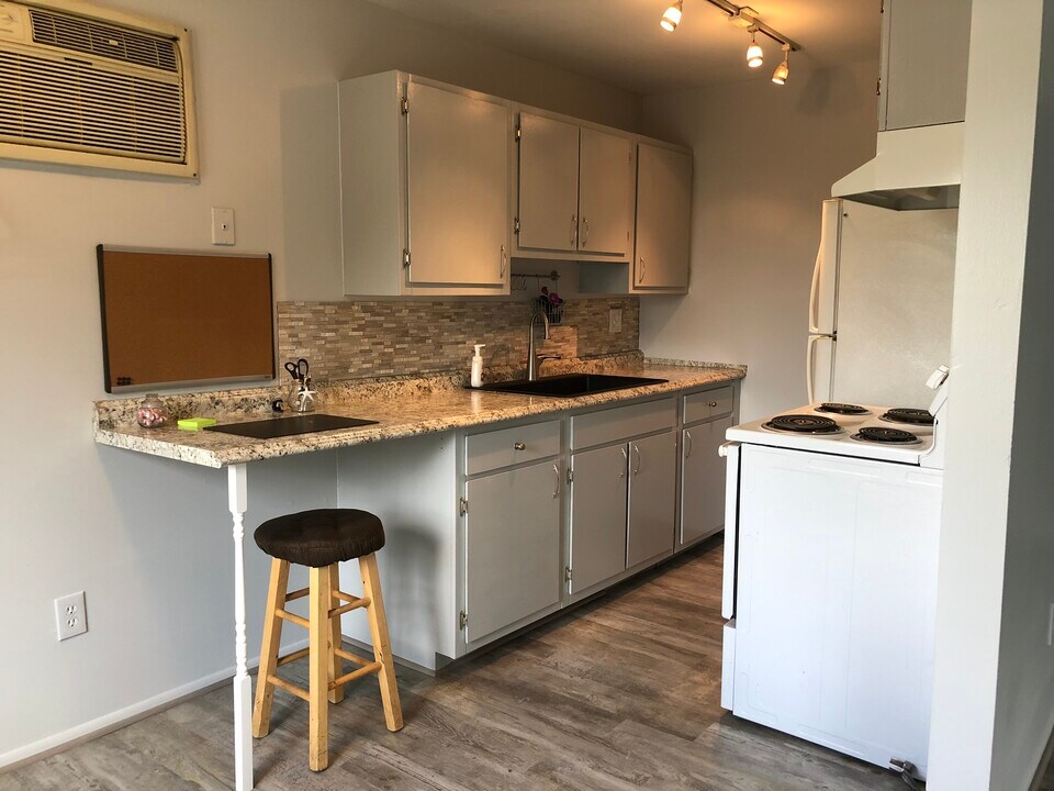 16138 Beatrice Ave in Allen Park, MI - Building Photo