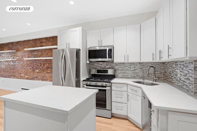 107 Avenue A in New York, NY - Building Photo - Building Photo