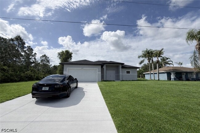 property at 2809 Darlene Pl