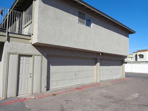 3364 W Harmont Dr in Phoenix, AZ - Building Photo - Building Photo