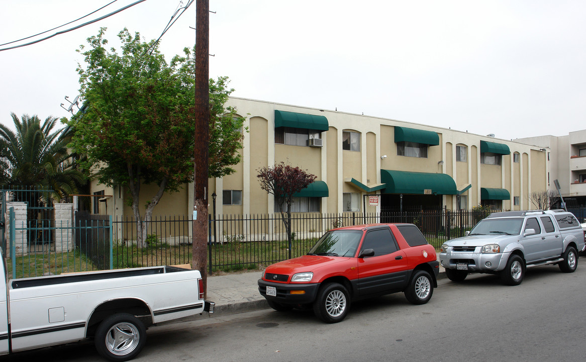 8641 Willis Ave in Van Nuys, CA - Building Photo