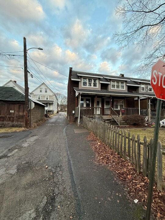 390 N McKean St, Unit 1 in Kittanning, PA - Building Photo