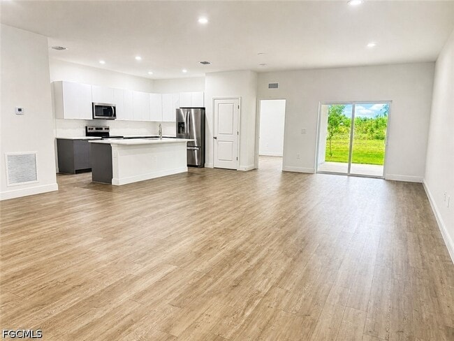 9011 Penny Cir in La Belle, FL - Building Photo - Building Photo