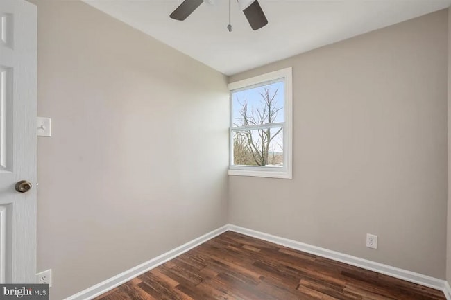 1003 Fredonia Ct in Halethorpe, MD - Building Photo - Building Photo