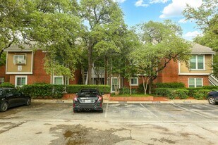 13130 Blanco Rd in San Antonio, TX - Building Photo