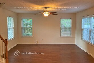 566 Windcroft Cir NW in Acworth, GA - Foto de edificio - Building Photo