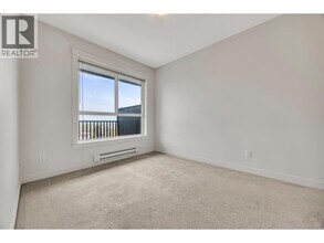 827 Roderick Ave in Coquitlam, BC - Building Photo - Building Photo