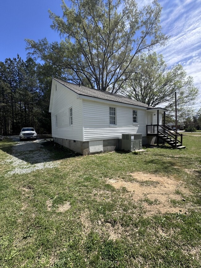 105 Murray Dr in Ninety Six, SC - Building Photo - Building Photo