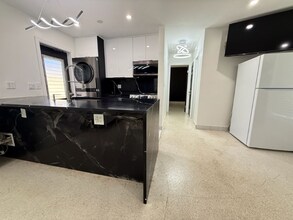 5834 NE 17th Rd in Fort Lauderdale, FL - Building Photo - Building Photo