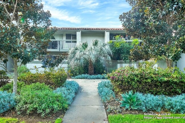 47 Dearborn Pl in Goleta, CA - Foto de edificio - Building Photo