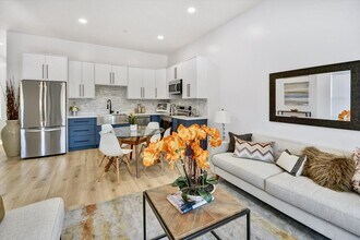 3221-3223 Hannah St in Oakland, CA - Building Photo - Building Photo