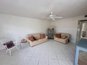 200 Mansfield F in Boca Raton, FL - Building Photo - Building Photo