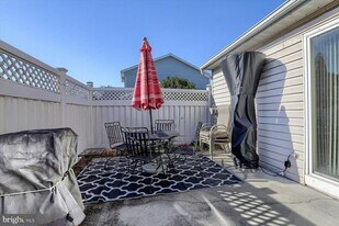 19 Sycamore Dr in Mechanicsburg, PA - Building Photo