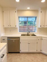 1395 Grove Ct in St Helena, CA - Building Photo - Building Photo