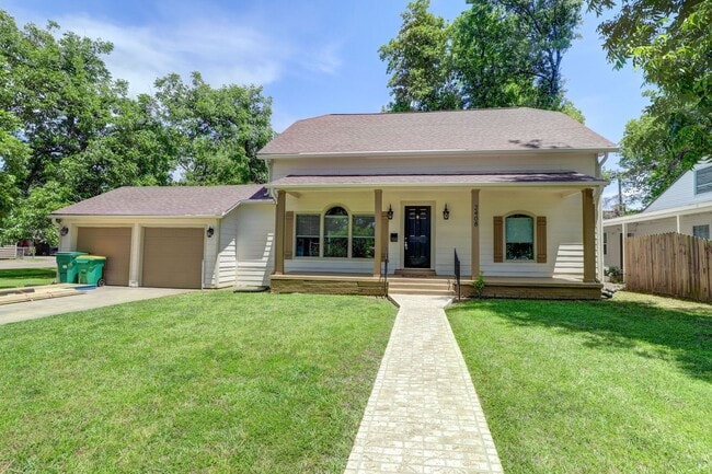 property at 2408 Magnolia St