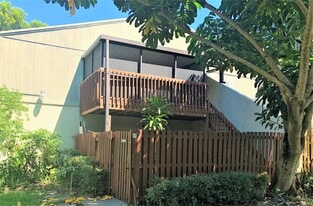 2 Crossings Cir, Unit F in Boynton Beach, FL - Building Photo