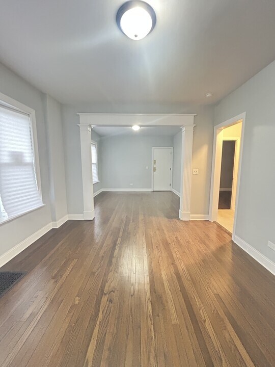 1852 W 58th St in Chicago, IL - Building Photo