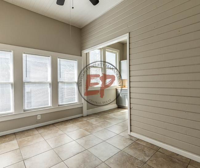 2300 Washington Ave in Waco, TX - Building Photo - Building Photo