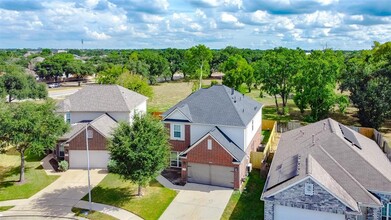 19115 Clevera Walk Ln in Houston, TX - Foto de edificio - Building Photo