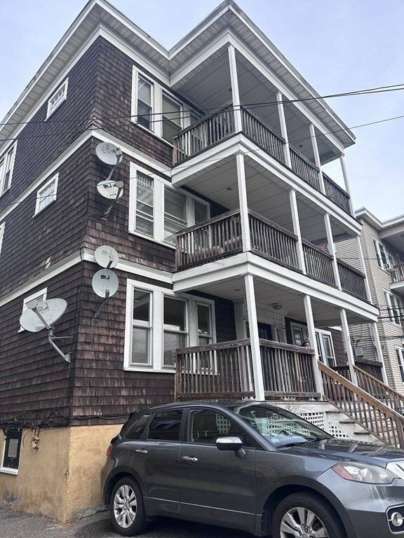 property at 28 Fawndale Rd