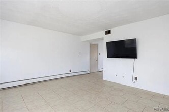 108 Jenell Dr in Grand Island, NY - Building Photo - Building Photo