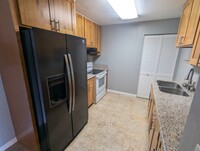 1610 Kanunu St, Unit #503 in Honolulu, HI - Building Photo - Building Photo