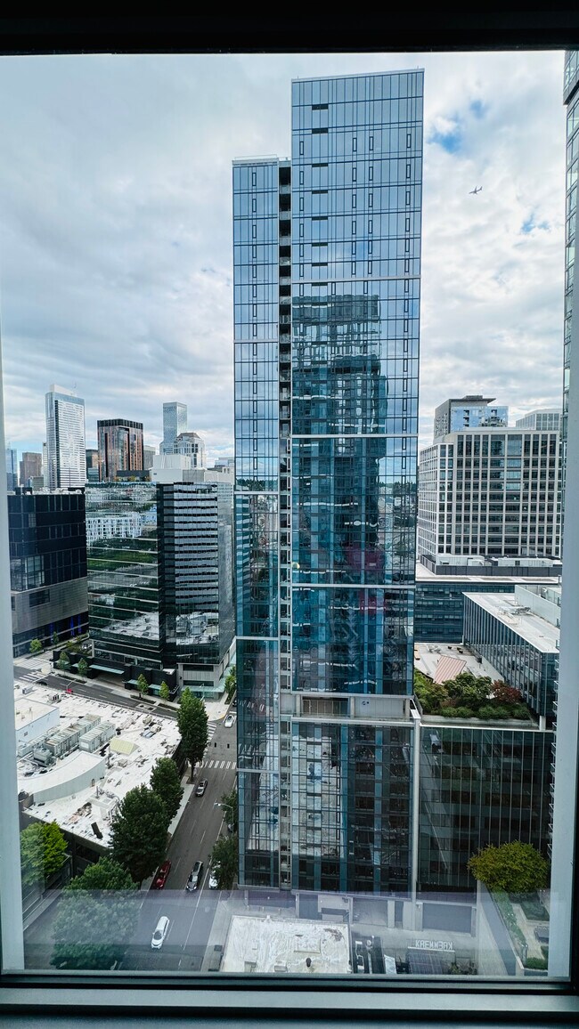 1808 Minor Ave, Unit 2402 in Seattle, WA - Building Photo - Building Photo
