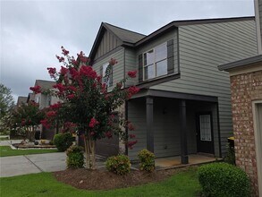 326 Lauren Dr in Fairburn, GA - Building Photo - Building Photo