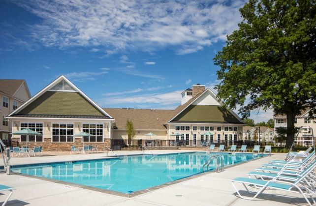 The Park in Roselle, NJ - Building Photo