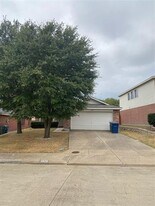6928 Clark Vista Dr in Dallas, TX - Building Photo