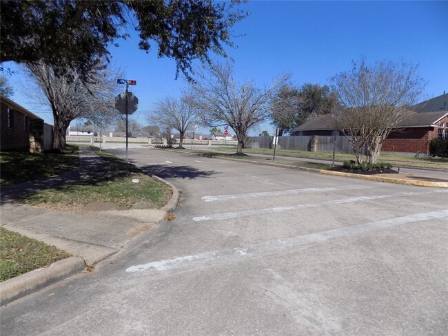 property at 1918 Appleton Dr