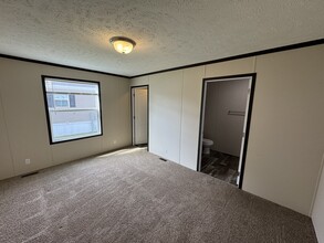 46 Armstrong Ave in Flushing, MI - Building Photo - Building Photo