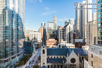 8 E Huron St in Chicago, IL - Building Photo - Building Photo