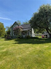 16007 Tulip Ln in Bow, WA - Building Photo - Building Photo