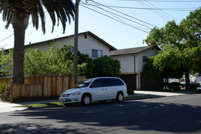 414 Pine St in Redwood City, CA - Building Photo - Building Photo