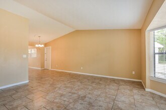 3645 E Powder Horn Rd in Titusville, FL - Foto de edificio - Building Photo