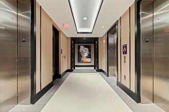 275 1st Ave S in St. Petersburg, FL - Building Photo - Building Photo