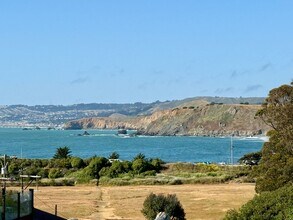 1383 Grand Ave in Pacifica, CA - Building Photo - Building Photo