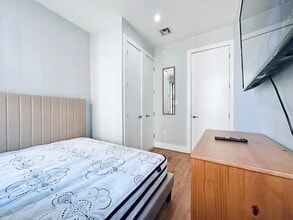 Furnished room/NOT APARTMENT in Brooklyn, NY - Building Photo - Building Photo