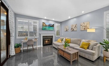 2202 River Run Dr in San Diego, CA - Foto de edificio - Building Photo