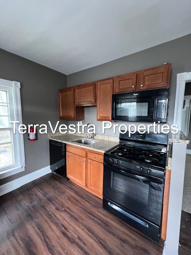 614 Taylor Ave in Collingswood, NJ - Building Photo - Building Photo