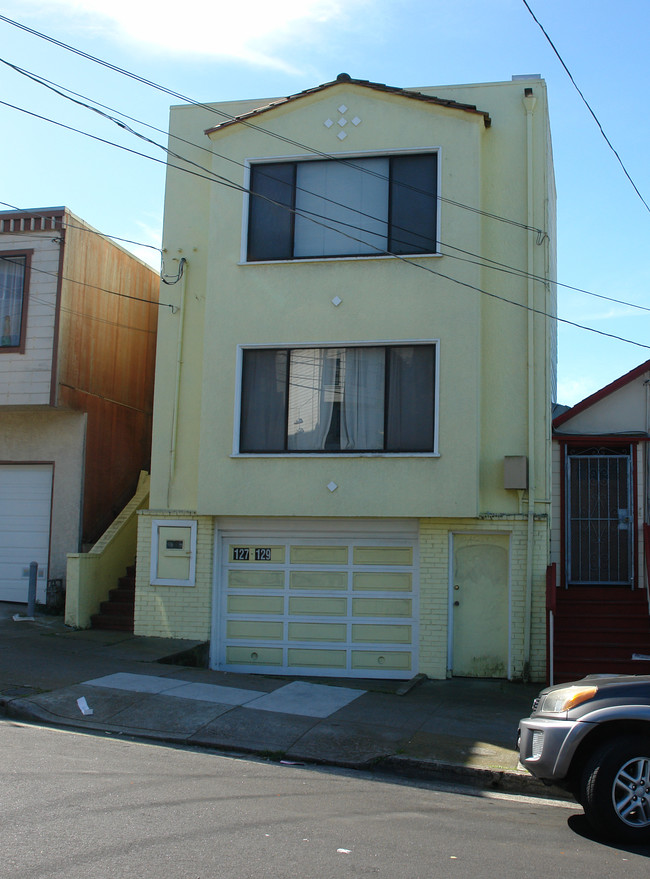 127 Hillcrest Dr in Daly City, CA - Building Photo - Building Photo