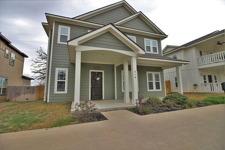 314 Fairway Dr in Bryan, TX - Building Photo