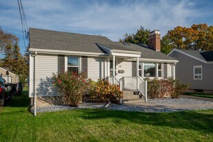 30 Westgate St in West Hartford, CT - Building Photo